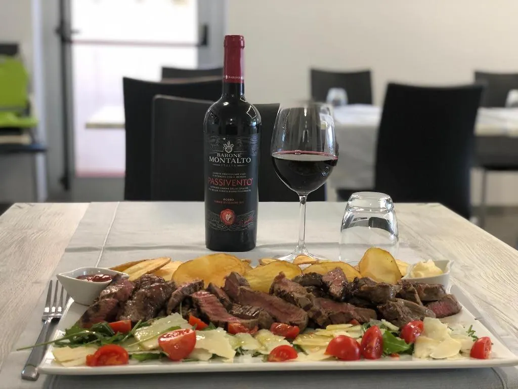 B&B Brezza Marina & Ristorante Shoreline Pozzallo Bed & Breakfast